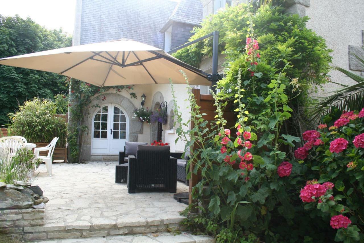 Chez Renee Et Raynal B&B Plounévez-Lochrist Exterior foto